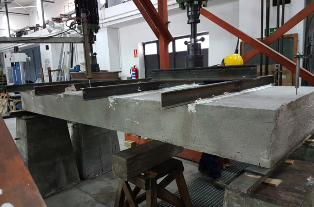 Ensayos Baupanel de Flexión en Instituto Eduardo Torroja