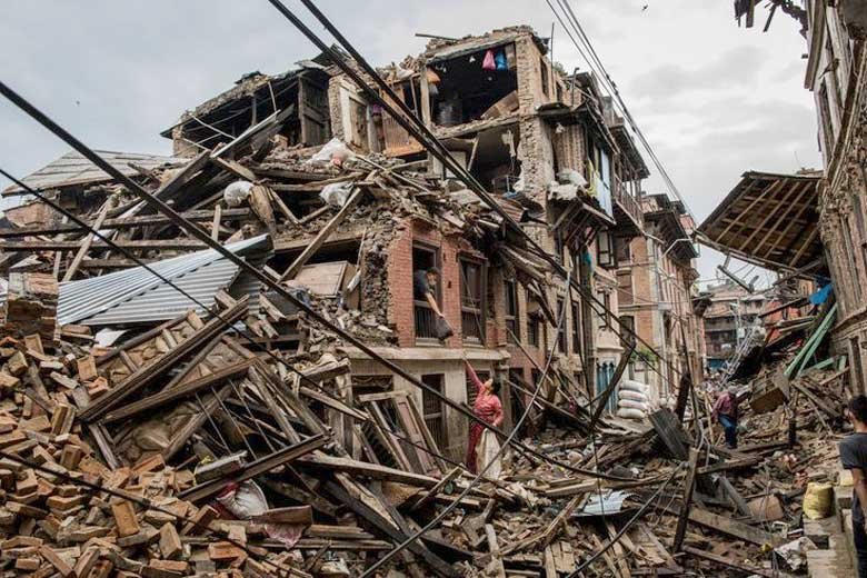 Imagen de la destrucción de edificios en india por terremotos en 2017