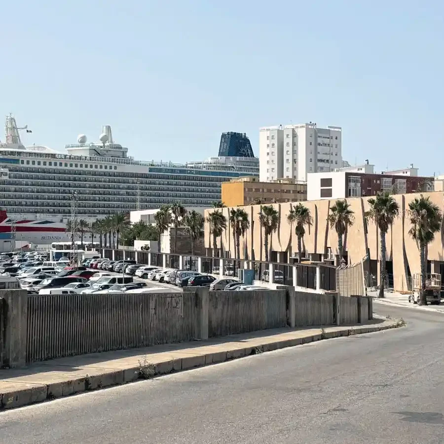 calachica-sunset-bar-baupanel-05 Fachada de Edificio Calachica Sunset Bar